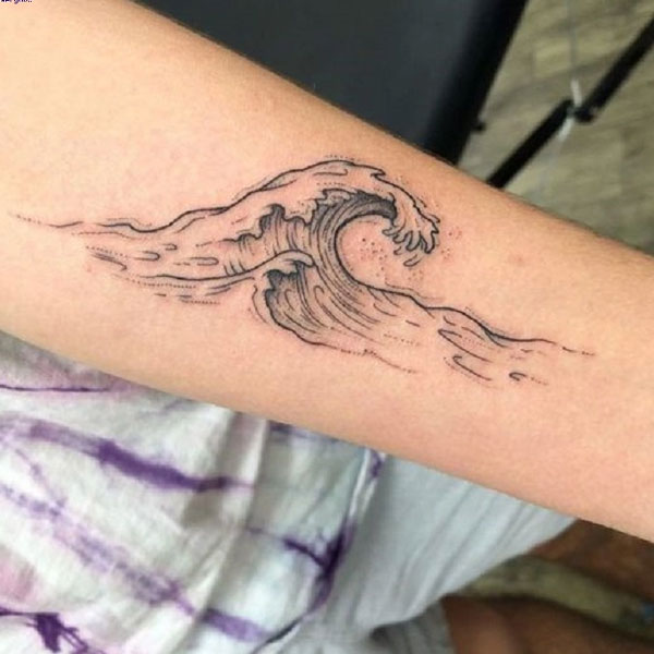 Tattoo sóng nước cánh tay cực đẹp