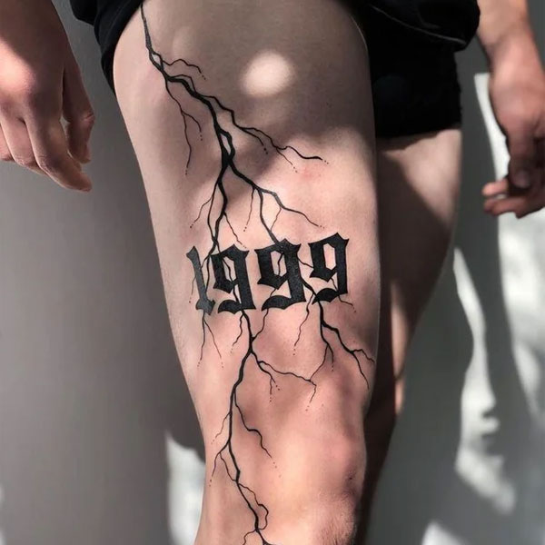 Tattoo tia chớp ở chân