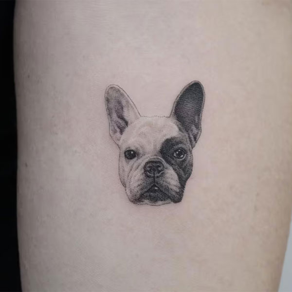Tattoo đen trắng chó pug