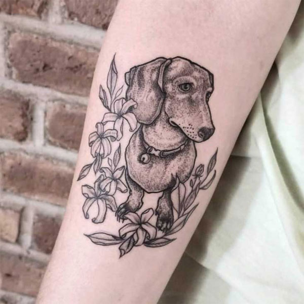 Tattoo đen trắng con chó