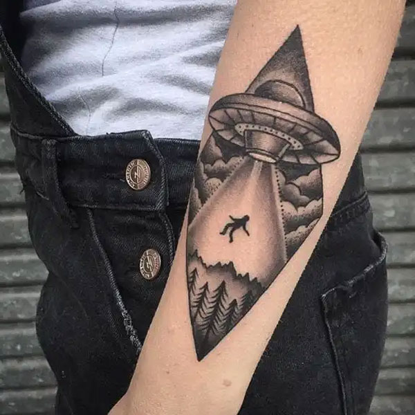 Tattoo ufo cánh tay siêu đẹp