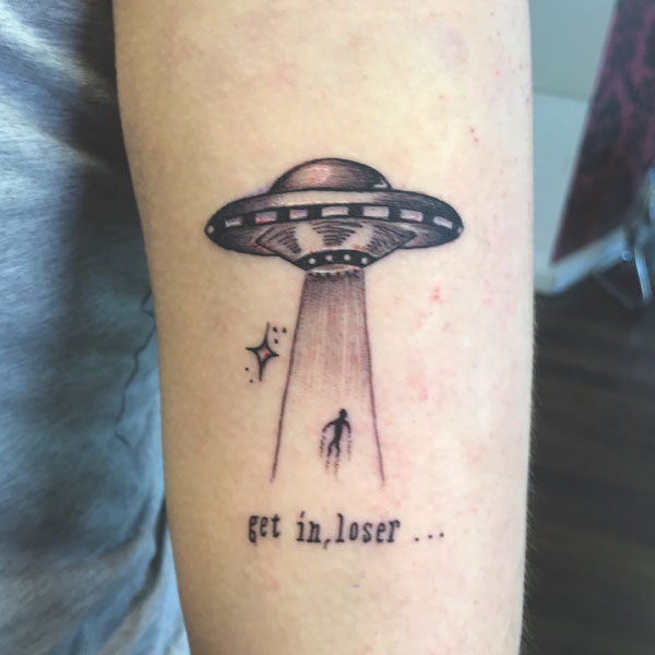 Tattoo ufo ở bắp tay đẹp