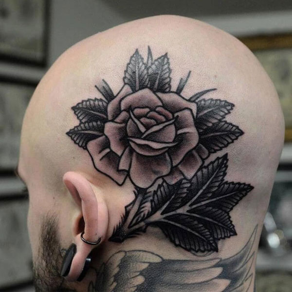 Tattoo hoa hồng đen ở đầu đẹp
