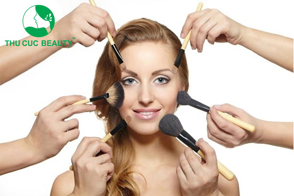 Nâng mũi bao lâu được trang điểm?