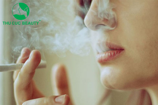 Nâng mũi hút thuốc được không?