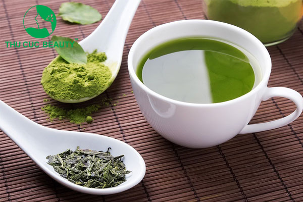 Nâng mũi uống trà xanh được không?