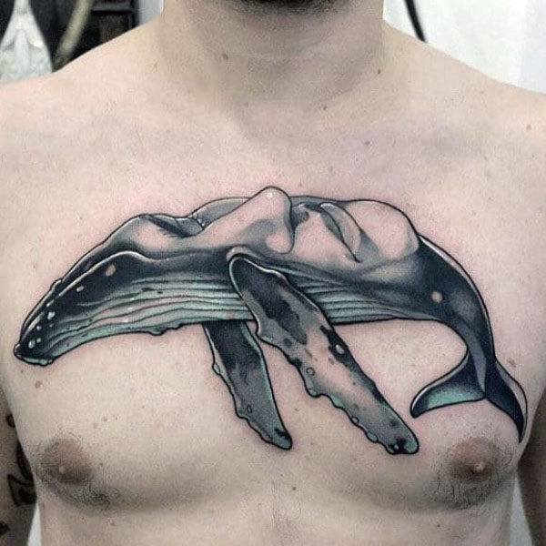 Hình xăm con cá voi trước ngực