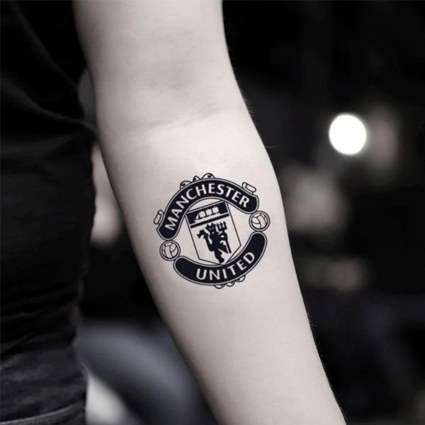 Hình xăm logo Manchester United