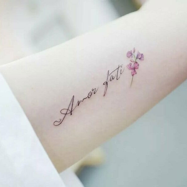 Tattoo chữ ở tay hoa cực đẹp