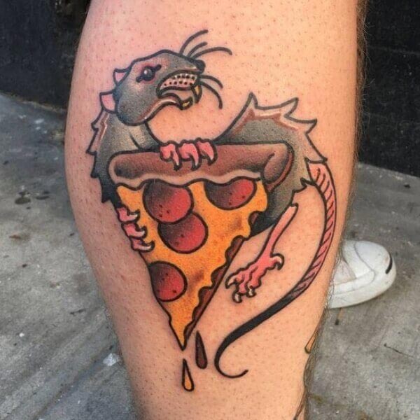 Hình xăm con chuột và pizza