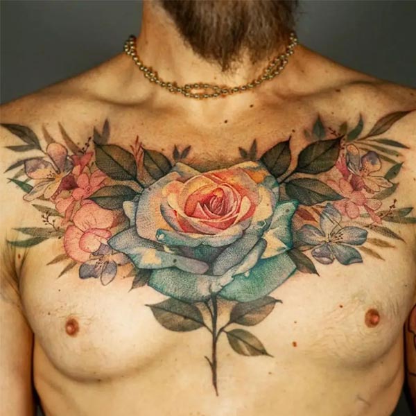 Hình xăm hoa hồng lớn ở ngực 