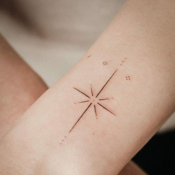 Hình xăm ngôi sao ở cánh tay