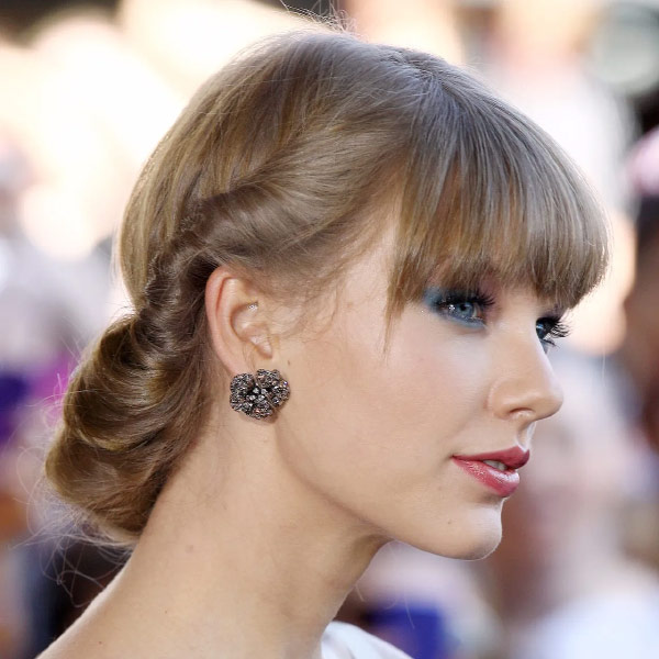 Góc mũi nghiêng "thần thánh" của Taylor Swift