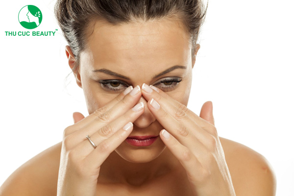 Tụ dịch sau nâng mũi có nguy hiểm không? 