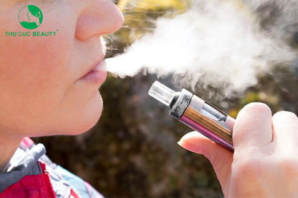 Hút pod có bị thâm môi không?