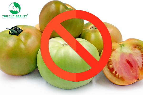 Không nên ăn cà chua xanh