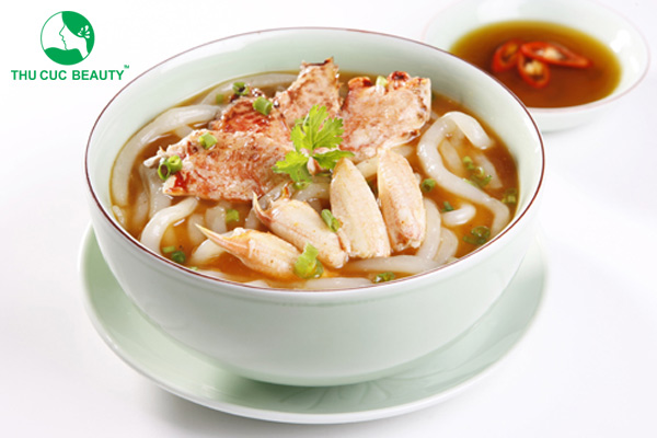 Nâng mũi ăn bánh canh được không?