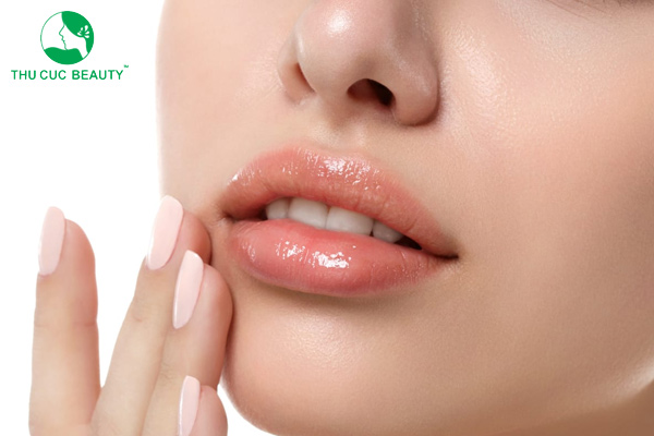 Nên chọn phun môi collagen hay phun môi tế bào gốc?