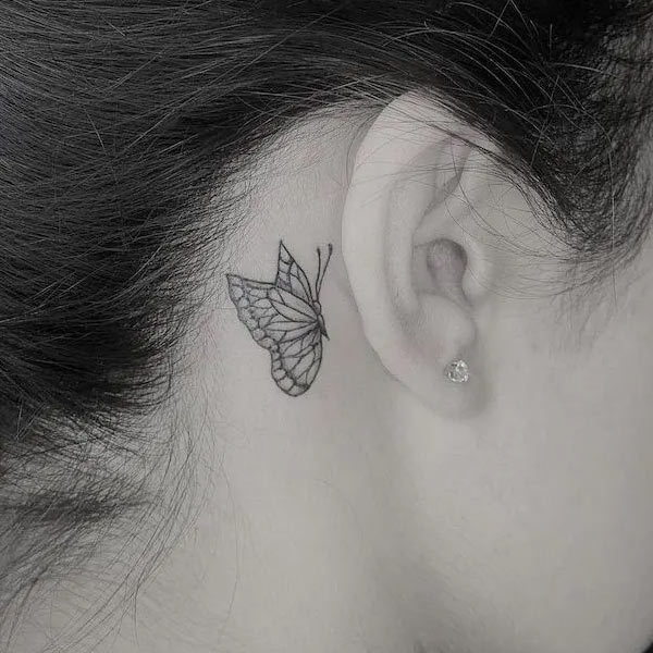 Hình xăm bướm sau tai 