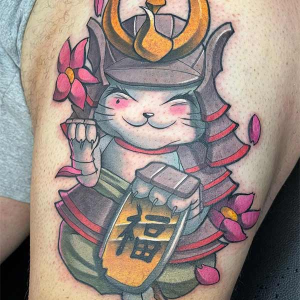 Hình xăm hoa anh đào và mèo thần tài Samurai 