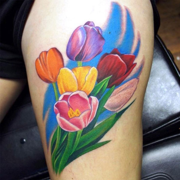 Hình xăm hoa Tulip nhiều màu sắc