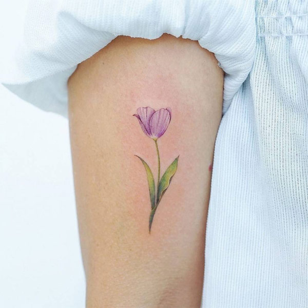 Hình xăm hoa Tulip tím