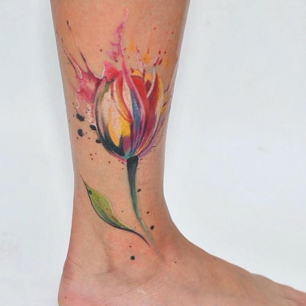 Hình xăm loang mực hoa Tulip