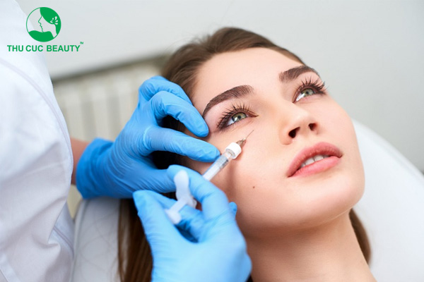 tiêm filler có bị chảy xệ không