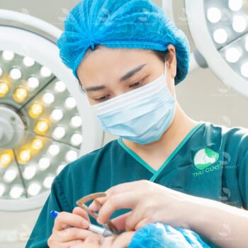 Phẫu thuật hạ cơ nâng mi