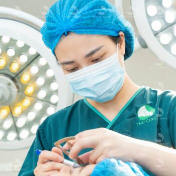 Phẫu thuật xóa rãnh lệ tạm biệt nét già nua