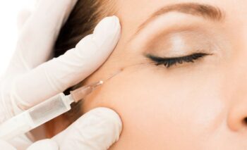Cảnh báo tác hại của tiêm botox xóa nhăn đuôi mắt 